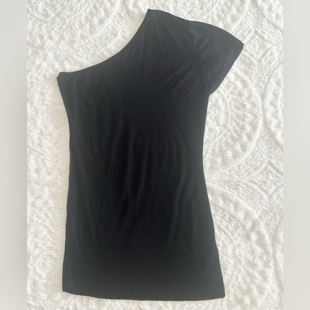 le chateau One-Shoulder Black Longline Knit Sweater
